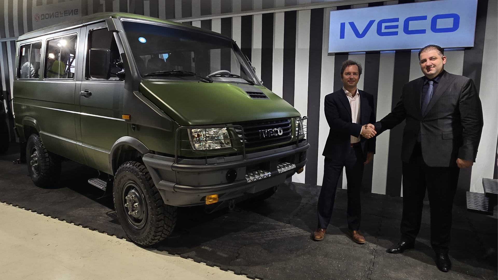Azerbaijan Az-Tex Import and IVECO BUS sign firm order for 100 Turbo DAILY 4x4 Minibuses7102026_imVidBgImage