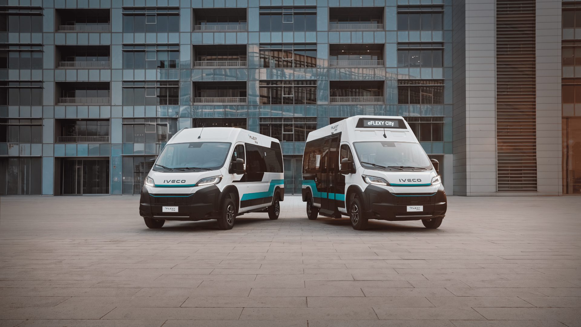 IVECO BUS enters the electric compact minibus segment with eFLEXY Line and eFLEXY City2292026_imVidBgImage