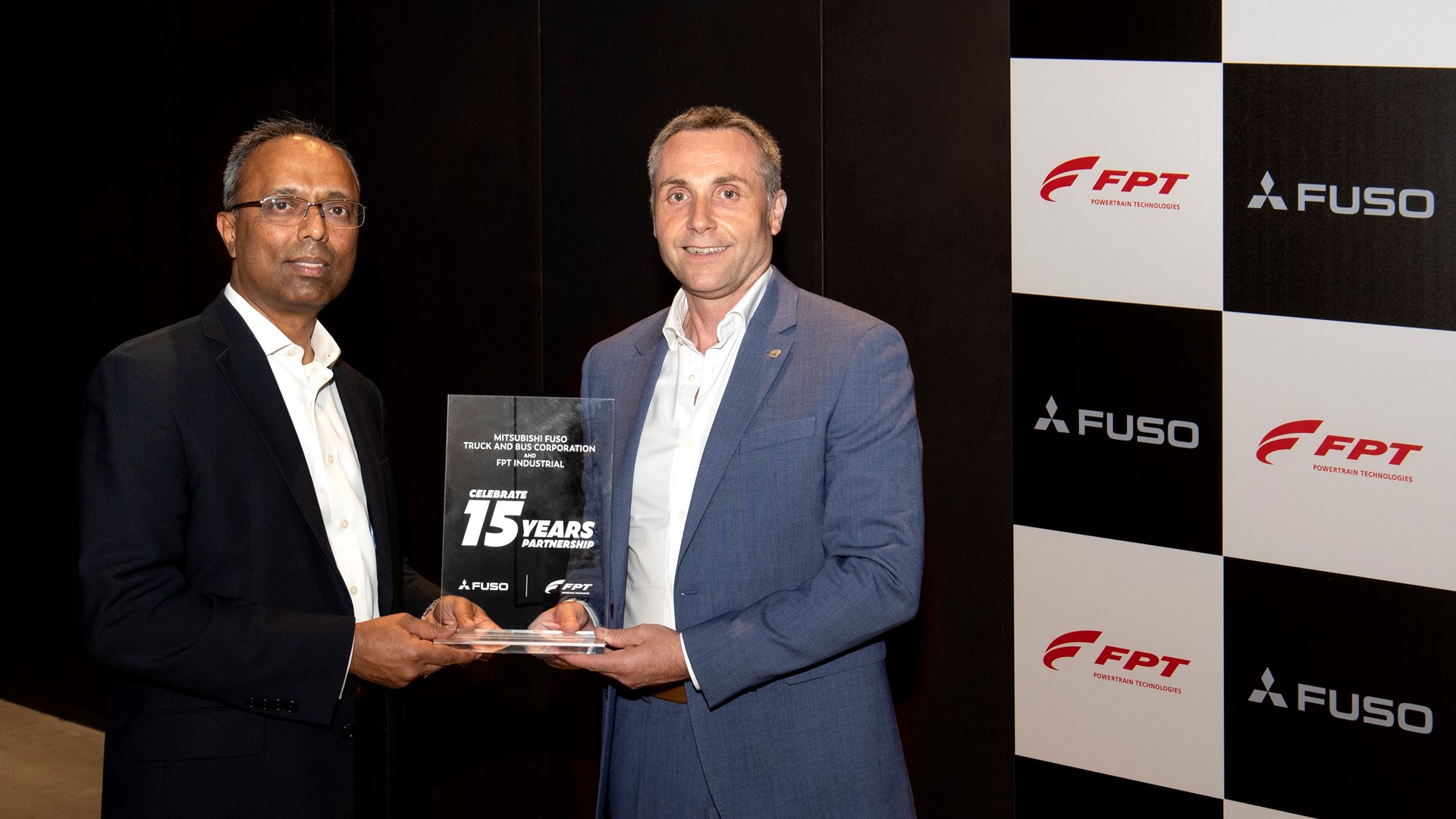 _(mitsubishi_fuso)__15__20230131T105631T281_y25wydg25at0ee0bu5ecf4xz