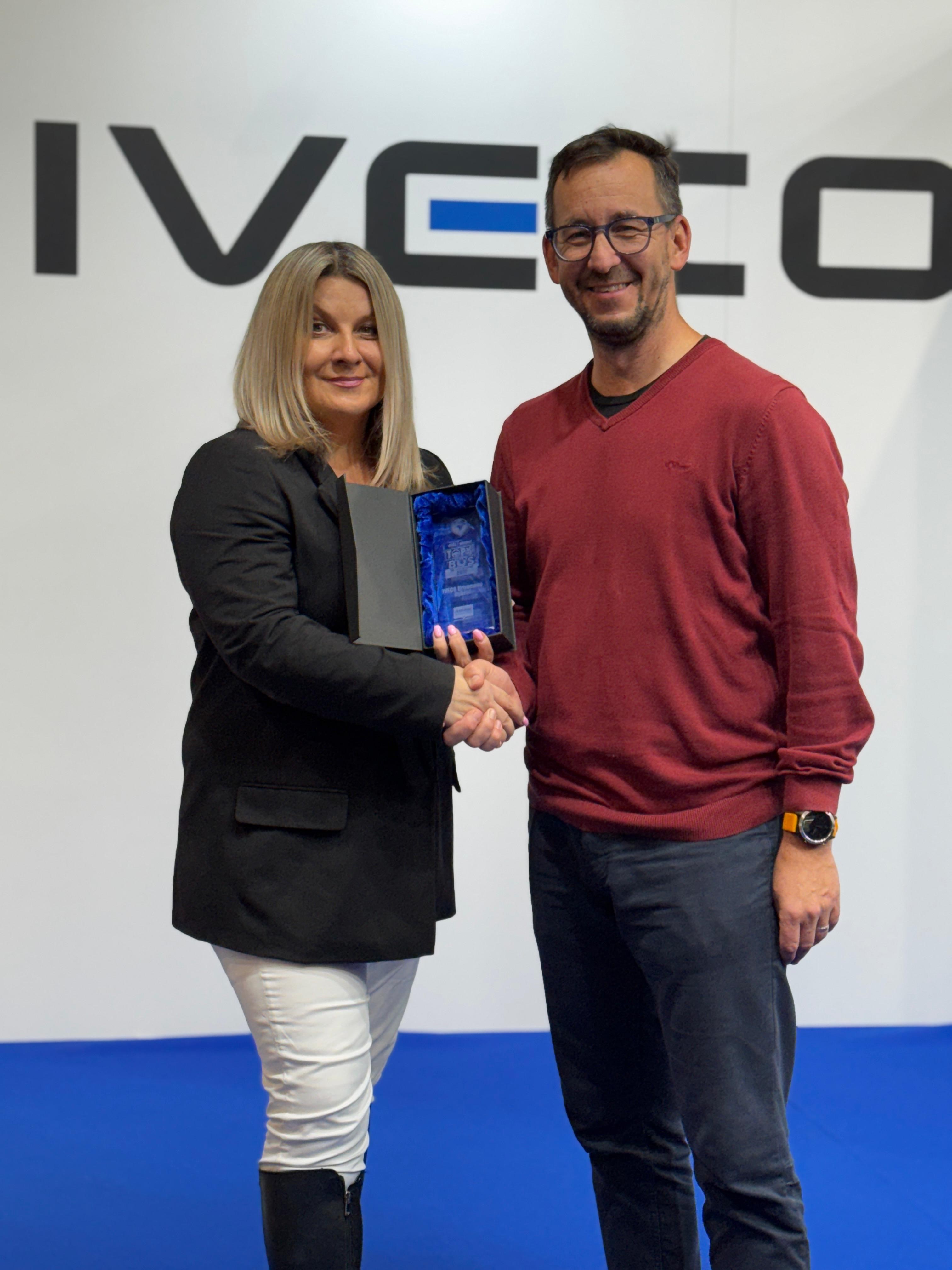 top_city_bus_iveco_bus_urbanway_hybrid_2_20251128T122815T844_f1elsoqfh3fat5flqf0ip4ro