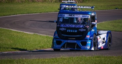 quinta_etapa_da_copa_truck_acontece_em_londrina_(pr)_com_quatro_caminhoes_iveco_na_pista_img