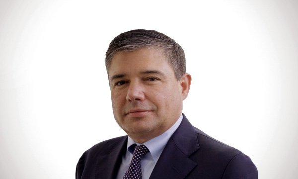 lorenzo_simonelli_independent_director_and_senior_non_executive_director_image